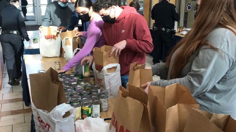 Students assemble donations for PSU-LV Thanksgiving Food Drive 