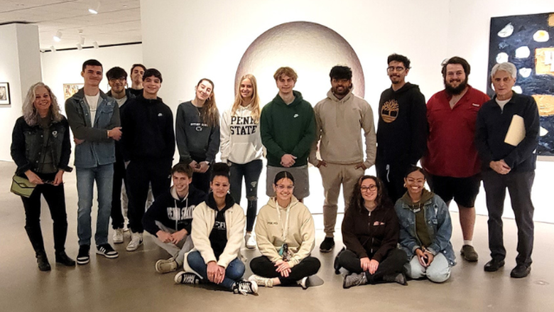 PSU-LV math students tour a local art museum 
