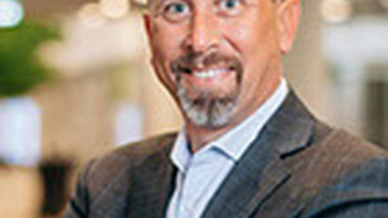 head shot of Larry Davis