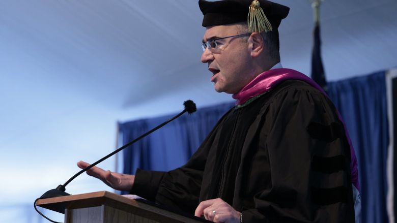 Commencement speaker delivers address 