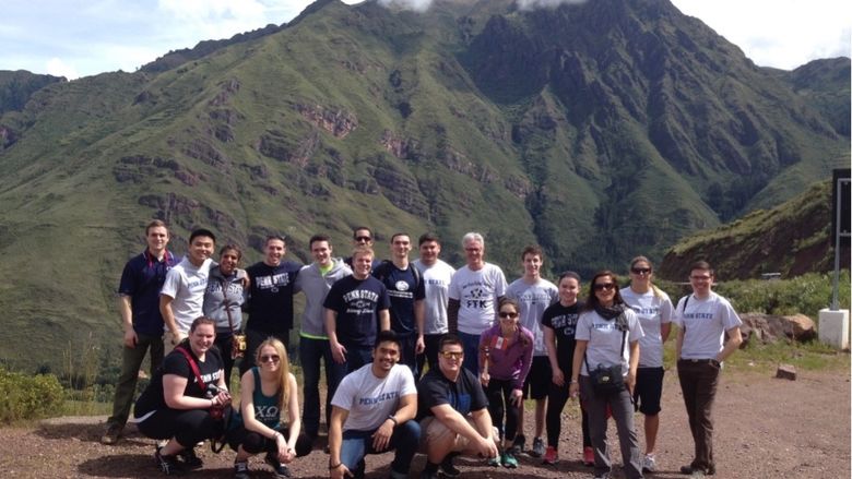 2017 Penn State Lehigh Valley students at Machu Piccu