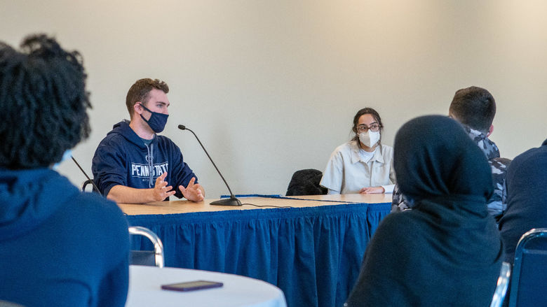 Students hold discussion at Undergraduate Research Symposium panel