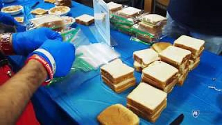 Campus Service Project makes over 200 sandwiches for local homeless