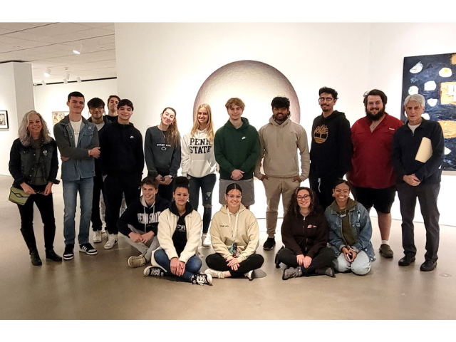 PSU-LV math students tour a local art museum 